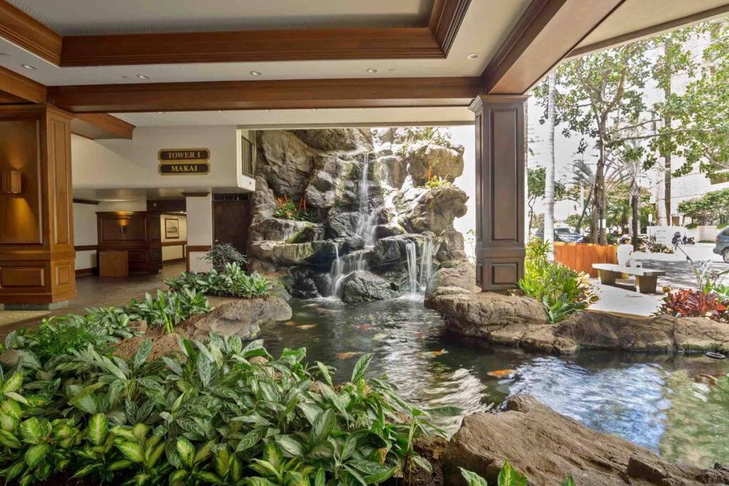Punawai Suite @Waikiki Banyan Honolulu Exterior photo